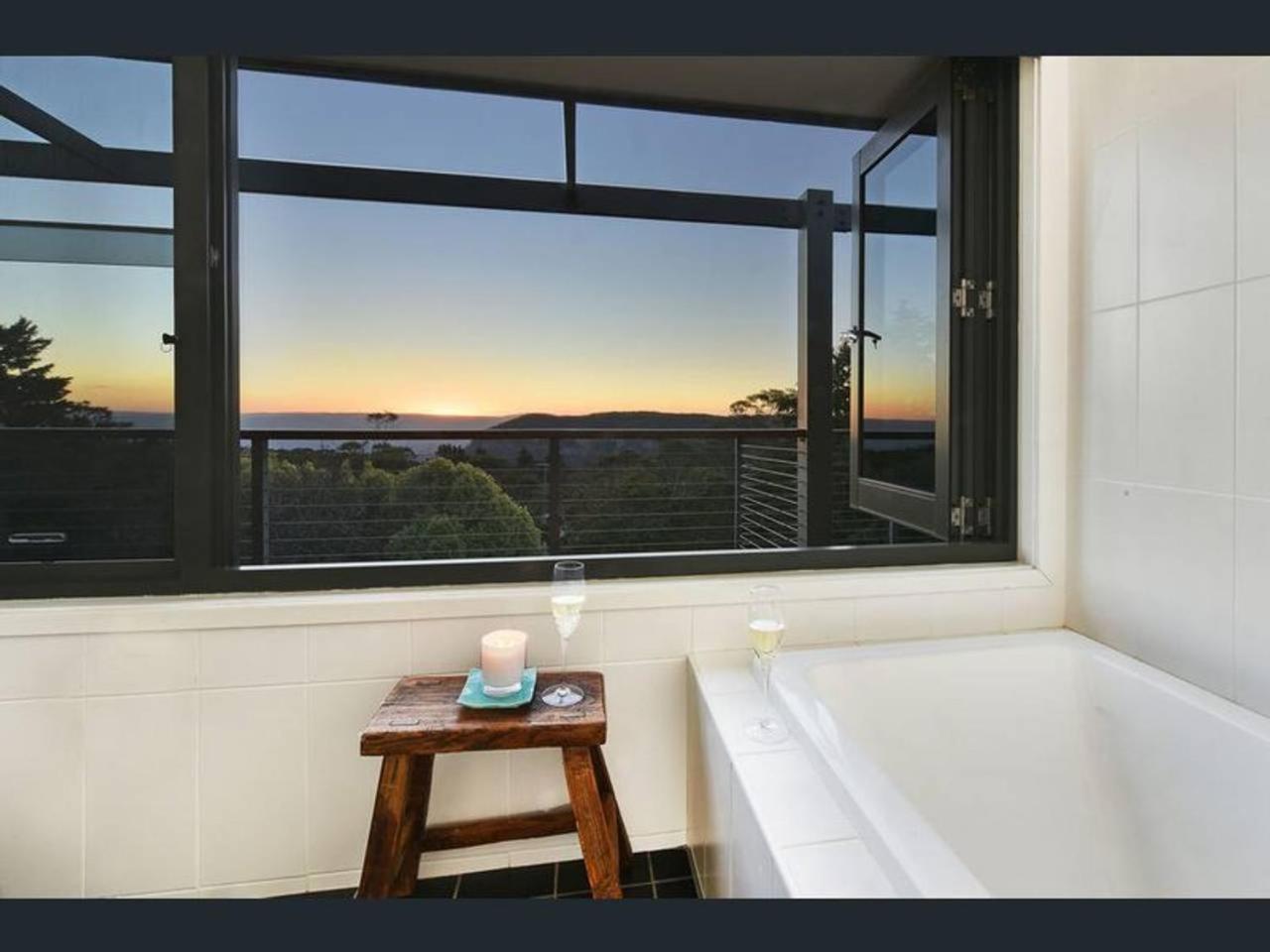 Narrow Neck Views - Peaceful 4 Bedroom Home With Stunning Views! Katoomba Exterior foto